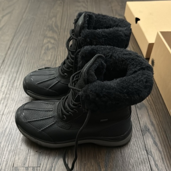 UGG women’s Adirondack Boot III. Size: 6.5. Waterproof. - Picture 2 of 9